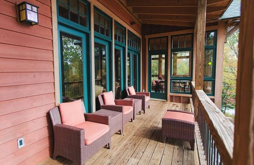 Robbinsville Cottage | Dragonfly Cottage at Santeetlah Lakeside featured on the cover of Cabin Magazine