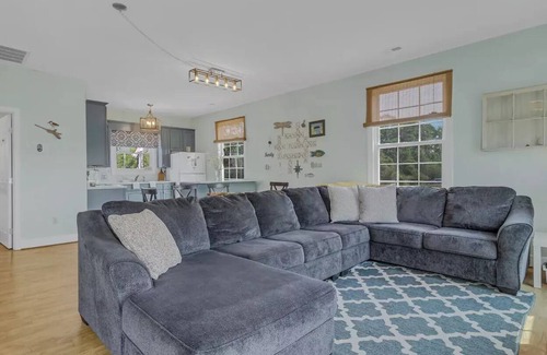 Windmill Point House | Dragonfly Point Crab Shack