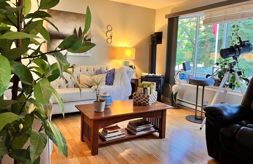 Bobcaygeon House | Dragonfly’s Lake House in Bobcaygeon