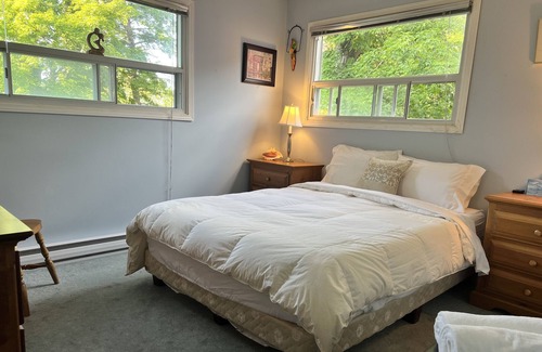 Bobcaygeon House | Dragonfly’s Lake House in Bobcaygeon