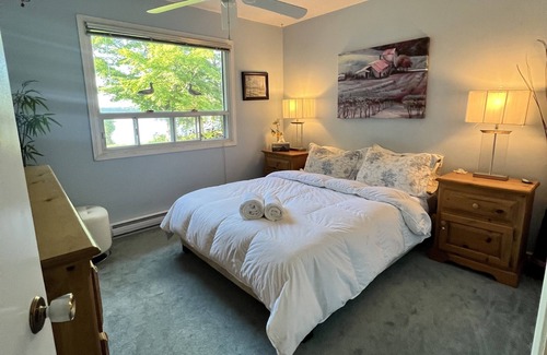 Bobcaygeon House | Dragonfly’s Lake House in Bobcaygeon