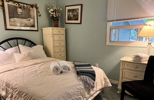 Bobcaygeon House | Dragonfly’s Lake House in Bobcaygeon
