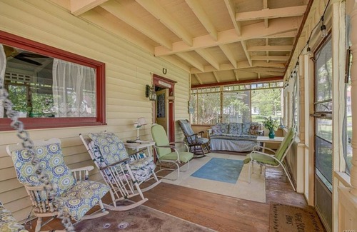 Thousand Island Park Cottage | Drake Cottage in Thousand Island Park, New York
