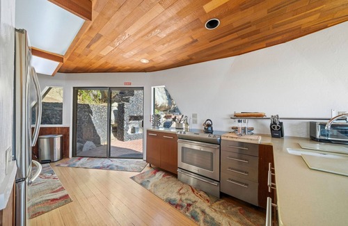 Idyllwild House | Dramatic Geodesic Dome with amazing views, AC, spa and walk to town cold tub