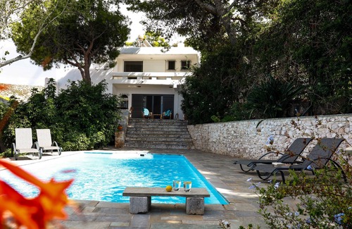 Thymari Villa | Dramatic location, Serene Sea Side Villa With Pool Near Temple of Sounion