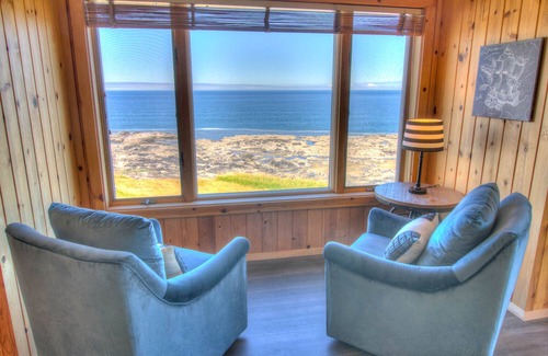 Yachats House | Dramatic Ocean Views. Tidepools. Dog friendly!