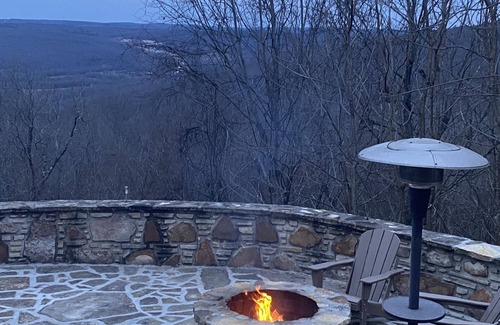 Mountain View House | Dramatic views - out of town, but close enough!