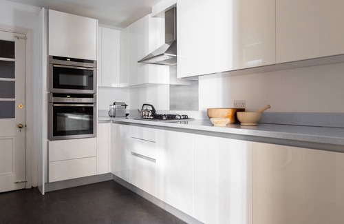 Redcliffe Apartment | Drayton Gardens VI by onefinestay