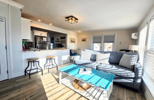 Bradenton Beach Cottage | "Dream boat" Beach Front Island Rental With Amazing Views