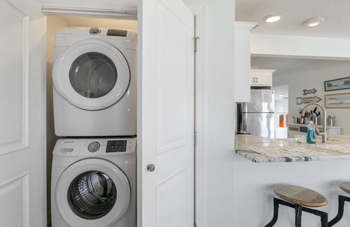 Bradenton Beach Cottage | "Dream boat" Beach Front Island Rental With Amazing Views
