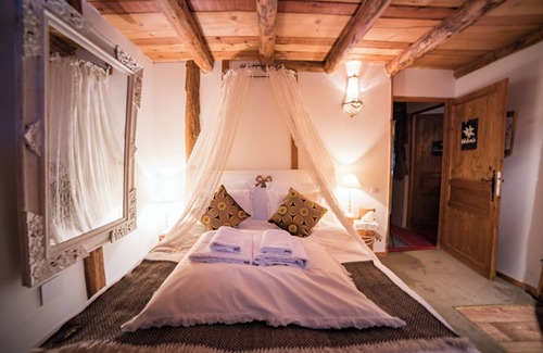 Seez Bed & Breakfast | DREAM CHALET