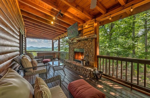 Blue Ridge Cabin | Dream Come True - Mountain View | Hot Tub | Air Hockey | Screened Porch | Fire Pit