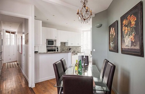 Quartier du Gros-Caillou Apartment | Dream-Come-True With Breathtaking Eiffel & Paris Views + Terrace