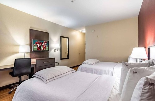 Downtown San Antonio Hotel | Dream Family Vacation! 2 Spacious Units, Near Freeman Coliseum, Pets Allowed!
