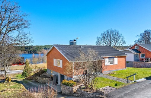 Overlida House | Dream Holiday home with wonderful lake view near Gothenburg in western Sweden