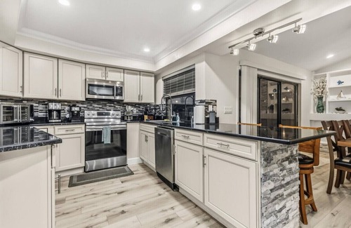 Palm Harbor Villa | Dream Home Family Retreat | 4BR, Near the Gulf