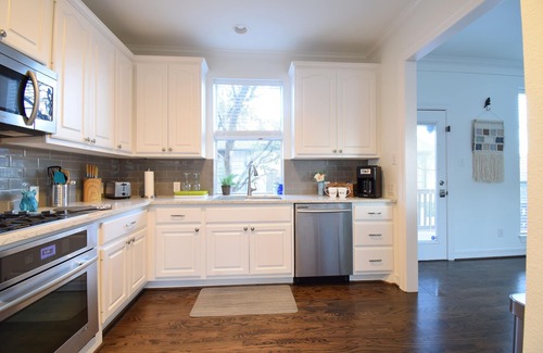 Oak Lawn House | DREAM HOME in the Heart of Oak Lawn! WALK SCORE 94