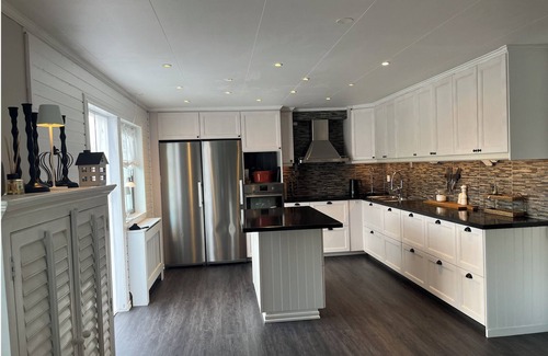 Holmsjo Villa | Dream home with lakeside plot