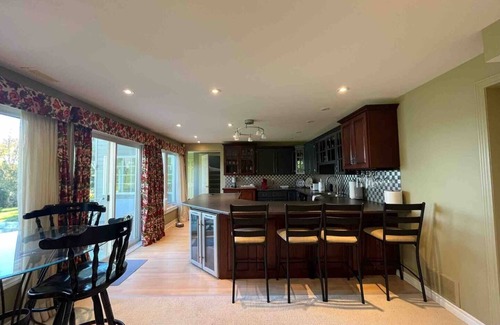 Tweed Cottage | Dream Lake House for family vacation and your family will have a lot of fun