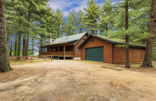 Friendship House | Dream Lake House