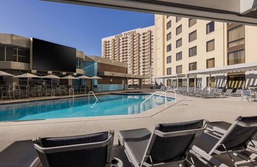 Las Vegas Hotel | Dream Las Vegas Retreat Steps from the Strip!