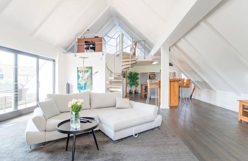 Ruettenscheid Apartment | Dream loft near Messe Essen/Düsseldorf with loggia and private elevator.