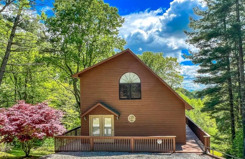 Grassy Creek Cabin | Dream Mountain Delight - Mountain Magic: October in the Carolinas