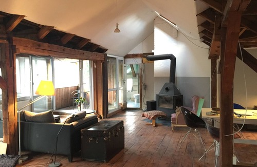 Grunheide Apartment | Dream top floor apartment by the lake