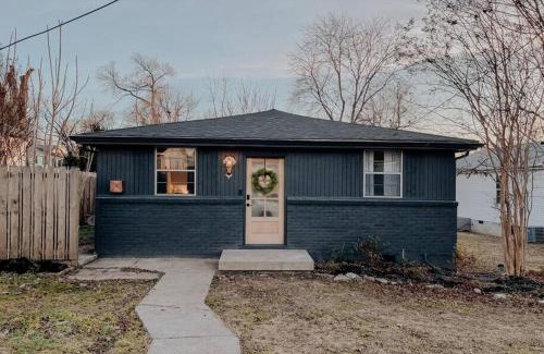 Lockeland Springs Apartment | Dreami Stays East Nashville - 2BR Retreat with Cozy Patio and Mini Golf