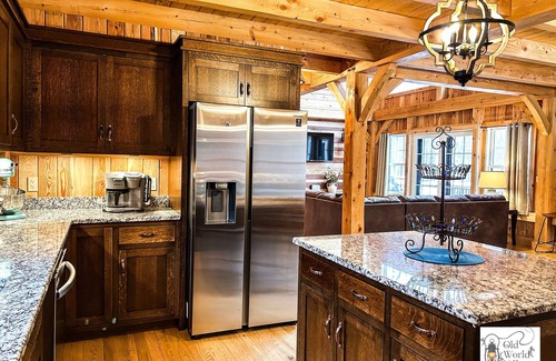 Maryland Cabin | Dreams Park/All Star- Sunset Lodge at Old World Village