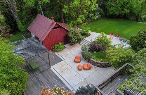 Nevada City House | Dreamy 5-bedroom Estate in Beautiful Downtown Nevada City with Pool