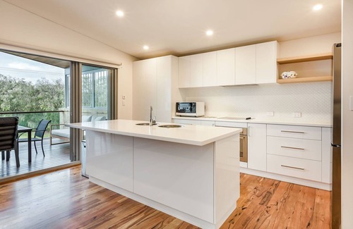 Quindalup House | DREAMY BEACHSIDE ESCAPE OFFERING SPARKLING OCEAN VIEWS
