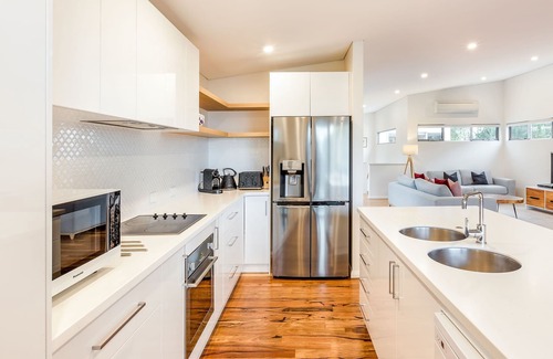 Quindalup House | DREAMY BEACHSIDE ESCAPE OFFERING SPARKLING OCEAN VIEWS