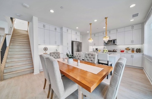 San Juan Capistrano House | Dreamy Bloom Enclave Irvine Mountains Sea Pools