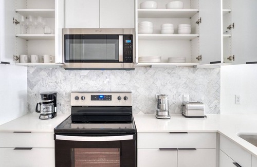 Brentwood Apartment | Dreamy Central Austin 1BR w/ Pool, Roof & W/D, nr Domain, by Blueground