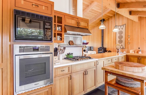 Sea Ranch House | Dreamy coastal home near the bluffs with trails, grill, deck & pool