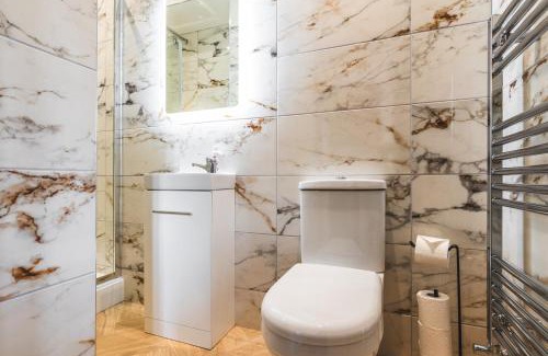 Derby Apartment | Dreamy Derby City Apartment Free Wi-Fi & Parking