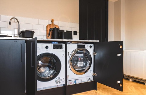 Derby Apartment | Dreamy Derby City Apartment Free Wi-Fi & Parking