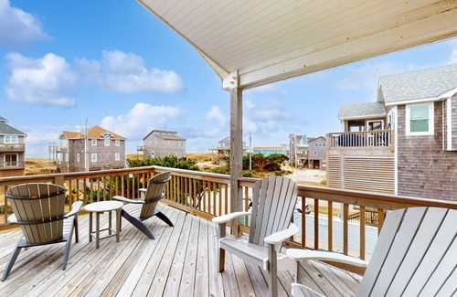 Frisco House | Dreamy dog-friendly getaway with ocean views, beach access, fast WiFi, and deck