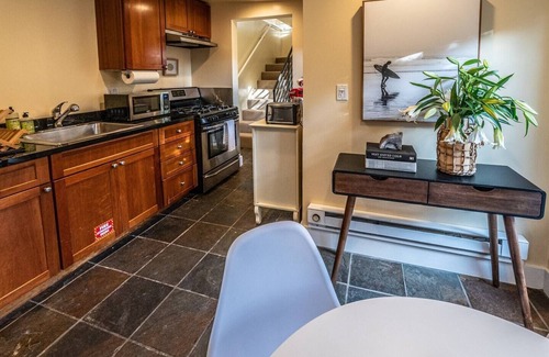 Dolores Heights Cabin | Dreamy Minimalist 1BR Cottage in Eureka Valley