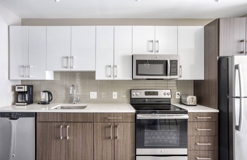 West End Apartment | Dreamy North Station 1BR w/W/D & Gym, near TD Garden, by Blueground