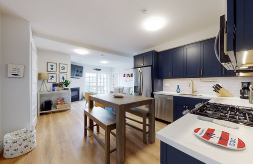 Dennis Port Condo | Dreamy ocean-view perch with furnished balcony & beach access - dog-friendly