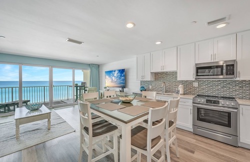 Crystal Beach Condo | Dreamy Oceanfront Penthouse: Indulge in Luxury Spa, Panoramic Views & Beach Fun!
