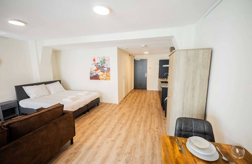 Kop van Zuid Apartment | Dreamy serviced studio apartment 44m2 -PRH13D-