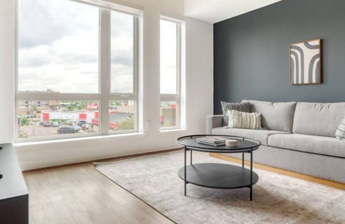 West Colfax Apartment | Dreamy Sloan's Lake 1BR w/ Roof Deck, Gym & W/D, by Blueground
