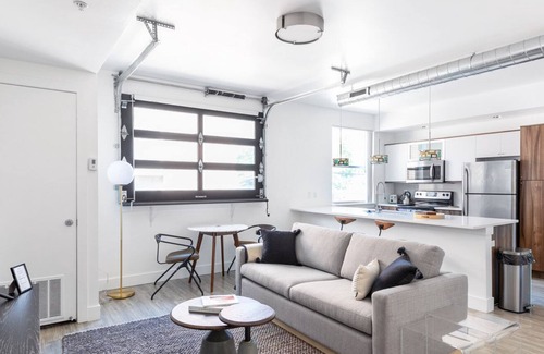 University Park Apartment | Dreamy University 2BR w/ W/D, near campus, dining, bars, by Blueground