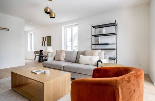 Sihlfeld Apartment | Dreamy Wiedikon 2.5 Room w/Storage & W/D, 3 min to Market, by Blueground