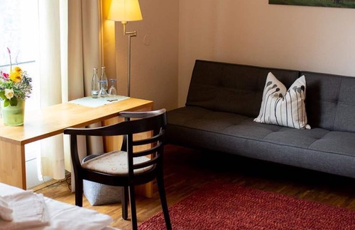 Klingenmuenster House | Dreibettzimmer Dusche/wc - Stiftsgut Keysermühle Ggmbh