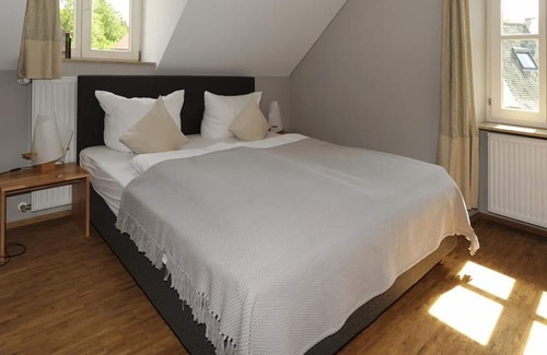 Klingenmuenster House | Dreibettzimmer Dusche/wc - Stiftsgut Keysermühle Ggmbh