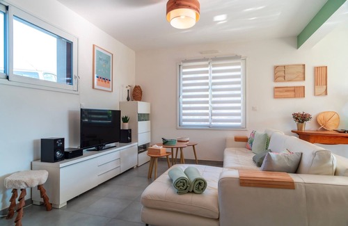 Plomodiern House | Dreon Ker – Calme à deux pas du bourg